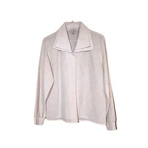 Eva Laurent white blouse.